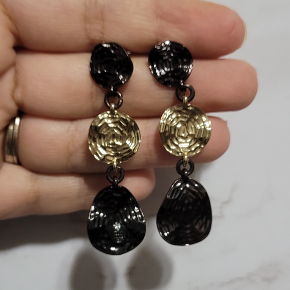 Beautiful earrings and a smile will help you sparkle and shine like nothing else - Picture 2 of 2